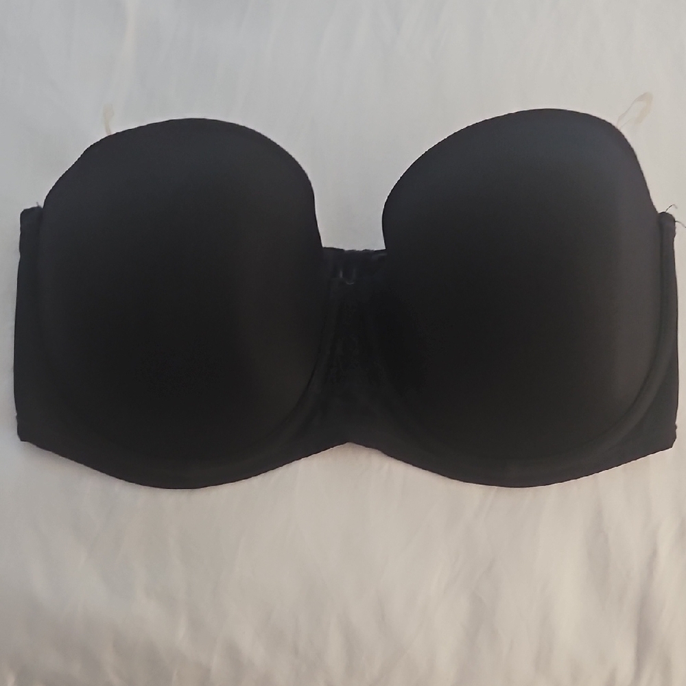 Elegant Black Strapless Bra
